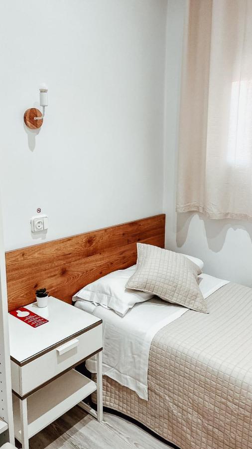ברצלונה Hostal Ruta De Francia מראה חיצוני תמונה