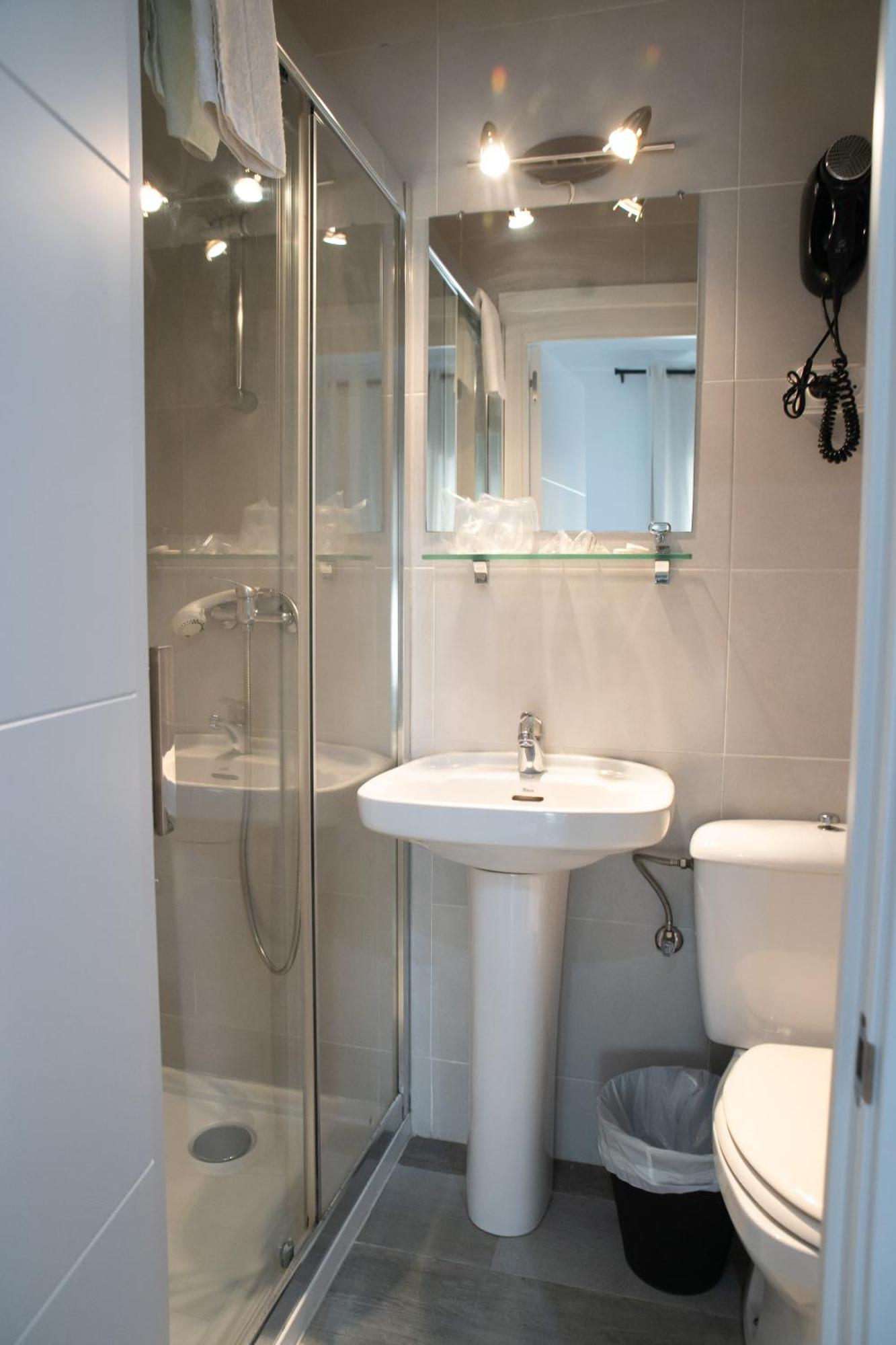 ברצלונה Hostal Ruta De Francia מראה חיצוני תמונה