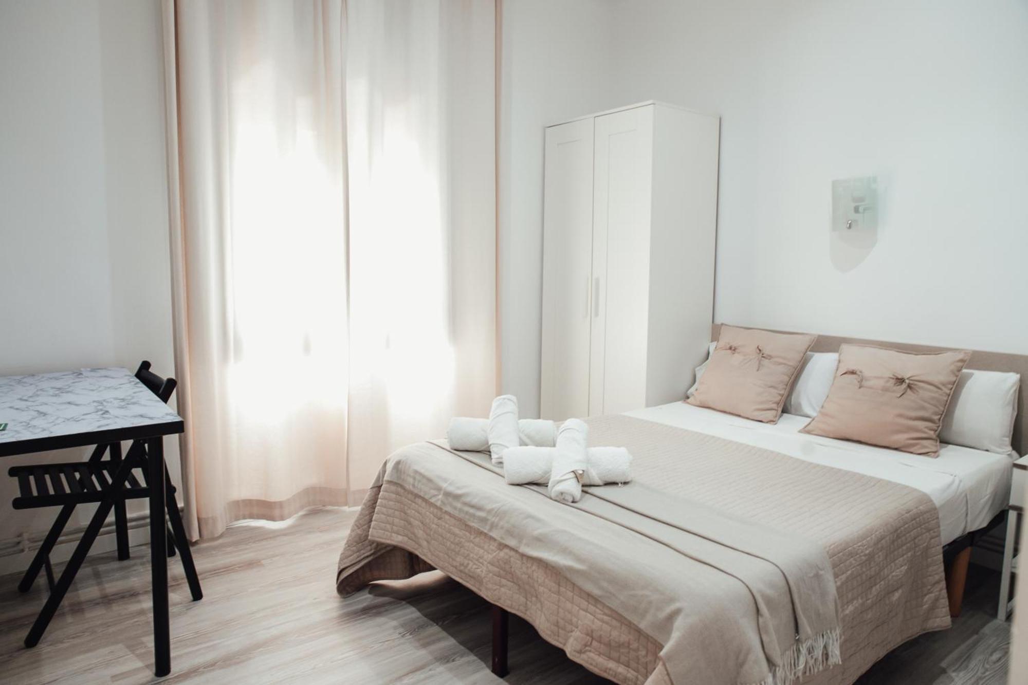 ברצלונה Hostal Ruta De Francia מראה חיצוני תמונה