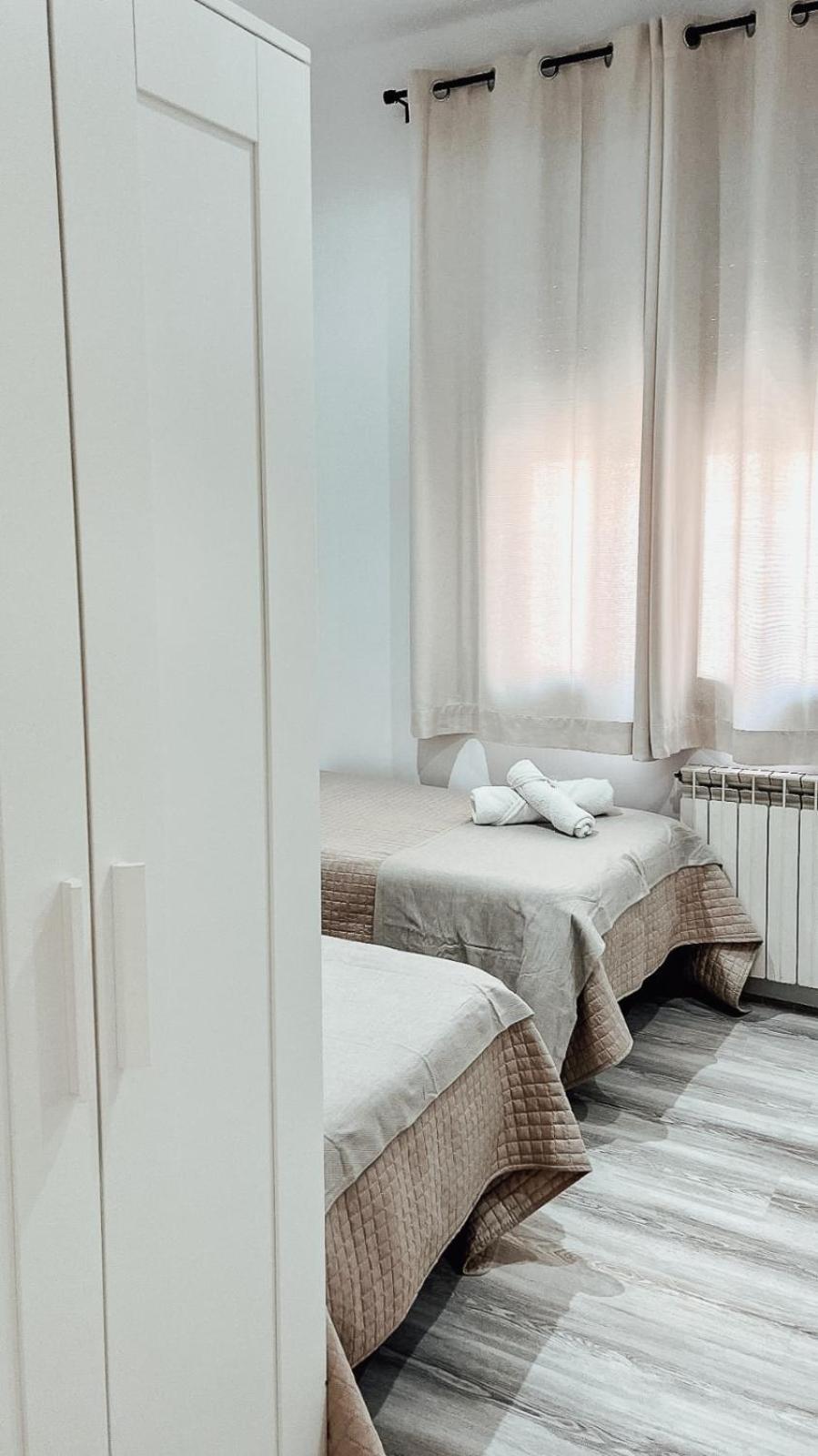 ברצלונה Hostal Ruta De Francia מראה חיצוני תמונה