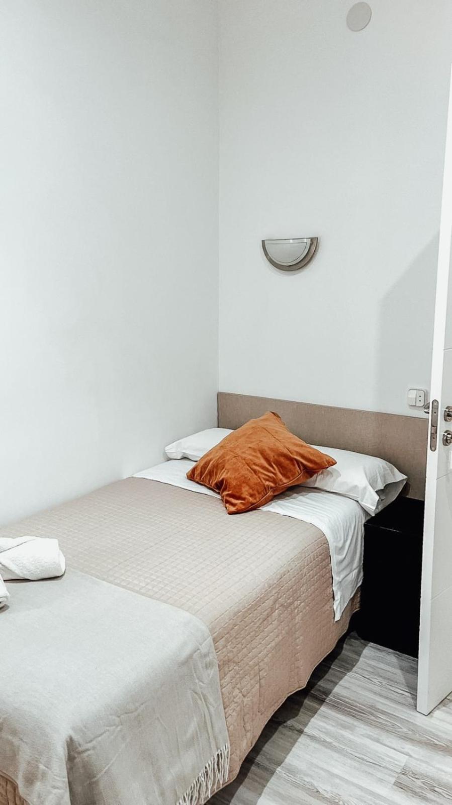 ברצלונה Hostal Ruta De Francia מראה חיצוני תמונה